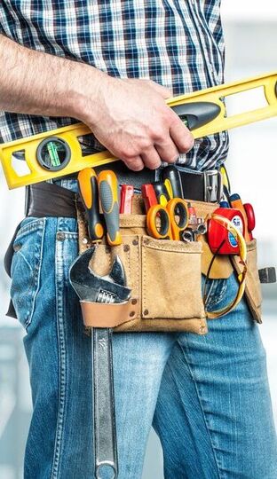 Heroscene15 Ezgif.com Resize (5) Handwerker